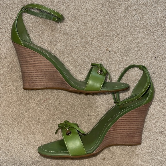 *DONATED to DRESS FOR SUCCESS*
Authentic Tod’s Zeppa Wedge Sandal, Sz 9 - Picture 6 of 9